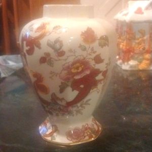 Mason's red Mandalay vase